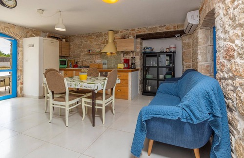 Filipini House | Awesome home in Mihelici with WiFi