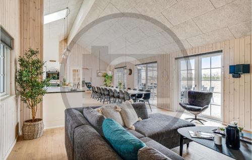 Houstrup House | Awesome Home In Nørre Nebel With Sauna
