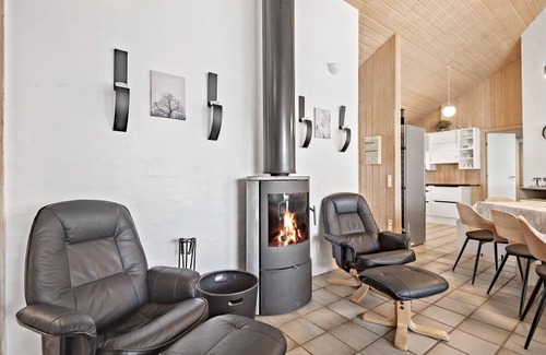 Houstrup House | Awesome home in Nørre Nebel with sauna