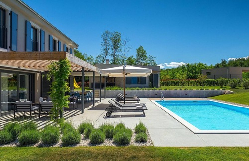 Lasici House | Awesome home in Porec