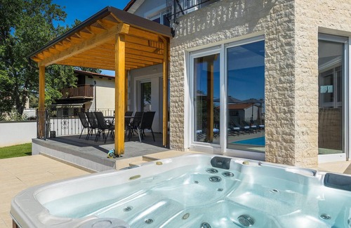 Kastelir-Labinci House | Awesome home in Porec