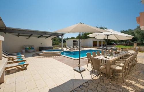 Vintijan House | Awesome Home In Pula With Sauna