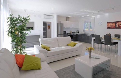 Rebici House | Awesome home in Rebici