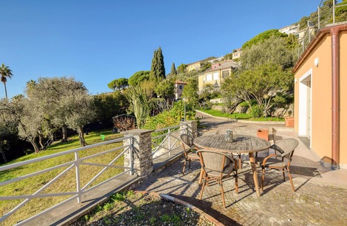 Recco House | Awesome home in Recco with WiFi