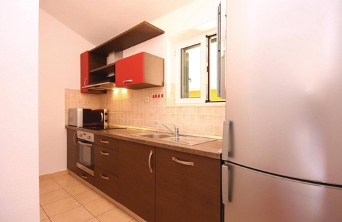 Skradin House | Awesome home in Skradin with sauna