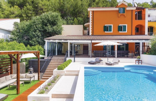 Skradin House | Awesome home in Skradin with sauna