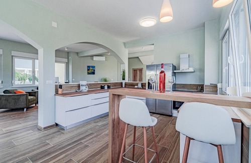 Janjina House | Awesome home in Sreser