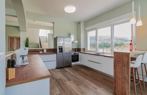 Janjina House | Awesome home in Sreser