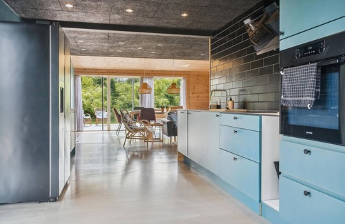 Marielyst House | Awesome home in Væggerløse with kitchen