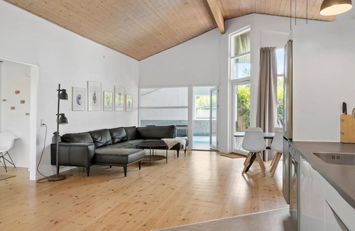 Bøtø By House | Awesome home in Væggerløse with sauna