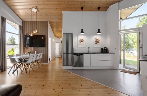 Bøtø By House | Awesome home in Væggerløse with sauna