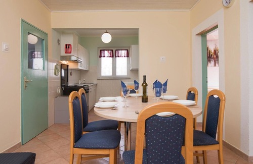 Vinez House | Awesome home in Vinez with WiFi