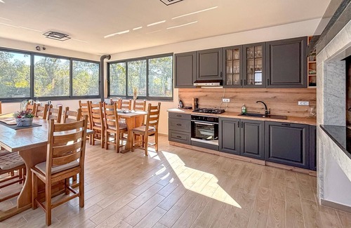 Brisevo House | Awesome home in Zadar with kitchen