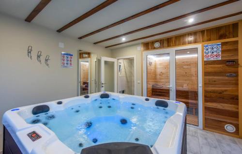 Sveti Ilija House | Awesome Home In Zigrovec With Sauna