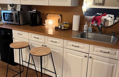 Kitty Hawk House | Awesome suite, 100 steps to the ocean!