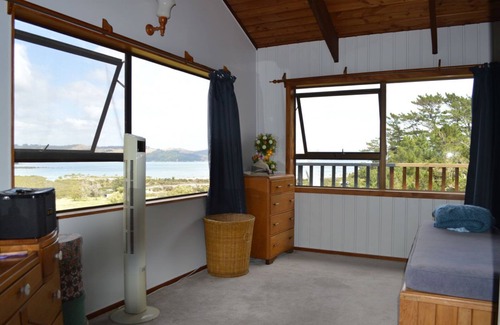 Coromandel Peninsula House | Awesome views and perfect base for fishing trips