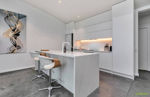 Auckland Central Business District Apartment | AWSA On the Water Luxury (4021)