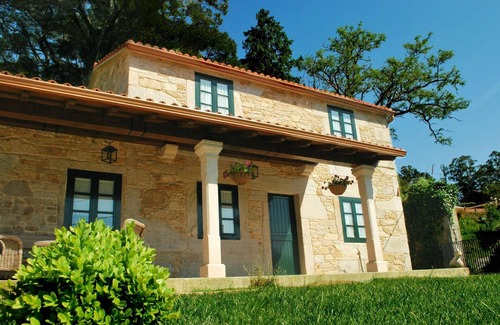 Laxe House | Axouxere House