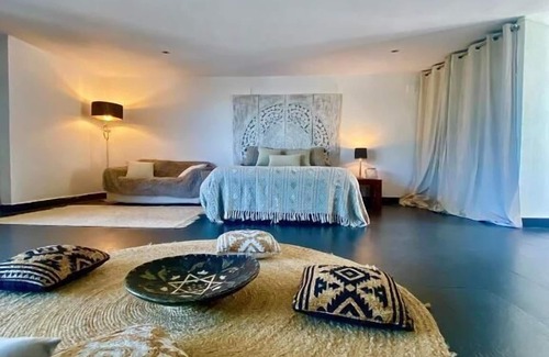 Vallcarca i els Penitents House | AYA HOME