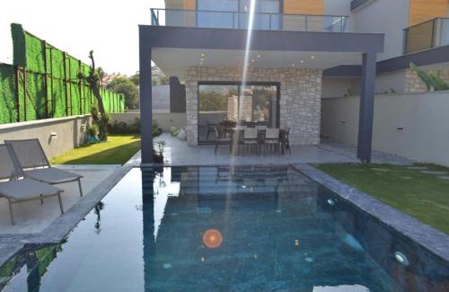 Cesme Villa | Ayayorgi süper lüks havuzlu