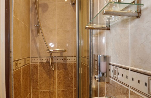 Cambridge House | Aylesbray Lodge