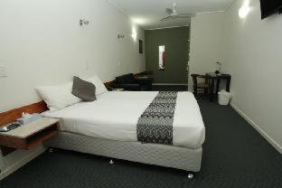 Ayr Hotel | Ayr Traveller's Motel