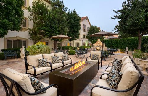 Ontario Hotel | Ayres Suites Ontario at the Mills Mall - Rancho Cucamonga
