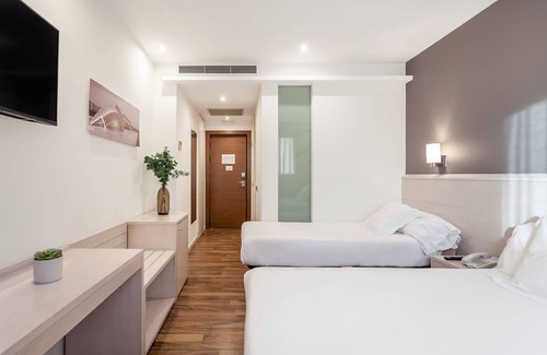 Paterna Hotel | AZZ Valencia Táctica