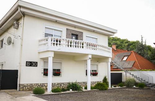 Tokaj House | B-30 Vendégház