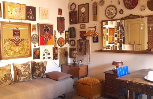 Historic Center Bed & Breakfast | B&B Fuori Dai Coppi Medieval Apartment Under the Two Towers and Piazza Maggiore