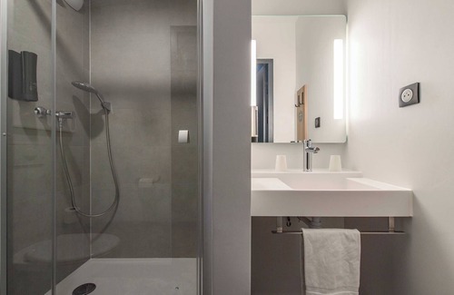 Caissargues Hotel | B&B Hotel Nimes Caissargues