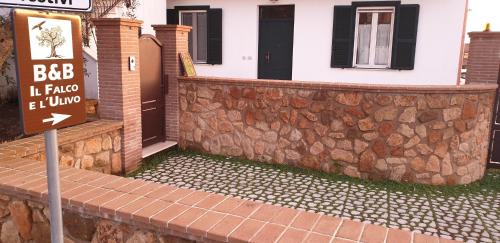 Rocca Massima Bed & Breakfast | B&B Il Falco e l'Ulivo