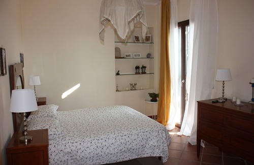 Sant'Anastasia Bed & Breakfast | B&B La Marchesa