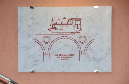 Carrara Bed & Breakfast | B & B LA MARMIFERA