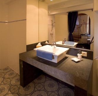 Verrieres House | B&B Maison des Etoiles Chambre d'hôtes Adult Only