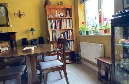 Ashton-under-Lyne Bed & Breakfast | B3-Jacks Court