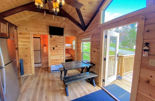 Twin Mountain Villa | B3 NEW Awesome Tiny Home With A C Mountain Views Minutes to Skiing Hiking Attractions