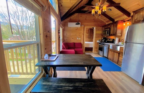 Twin Mountain Villa | B3 NEW Awesome Tiny Home With A C Mountain Views Minutes to Skiing Hiking Attractions