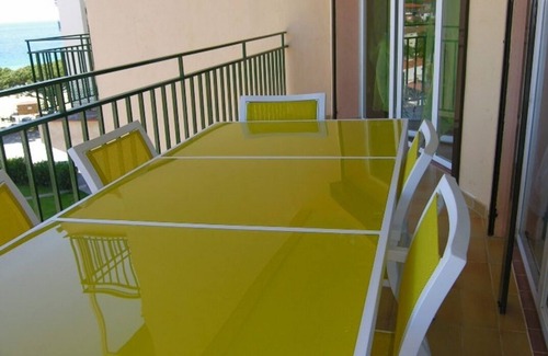 Palamos Apartment | B96ª - AP. 4/6 PERS. DIRECTLY ON THE BEACH - LA FOSCA - SEA VIEW - PARKING - WIFI