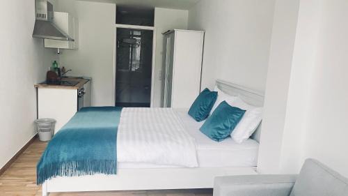 Neuehrenfeld Apartment | baadenberger stay