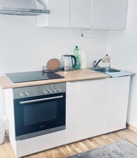 Neuehrenfeld Apartment | baadenberger stay