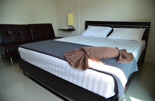 Nong Nam Daeng House | Baan Chan Suan