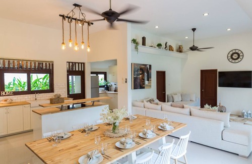 Bophut Villa | Baan Lily A Spacious 5 bedroom Villa With Pool and Jacuzzi, gym and games room