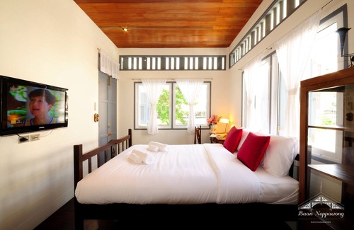 Wat Bowon Niwet Hotel | Baan Noppawong