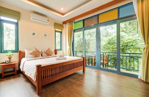 Bophut Hills House | Baan Patcharintorn Samui