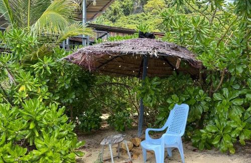 Ko Phaluai House | Baan Plai Laem Homestay at Koh Paluay