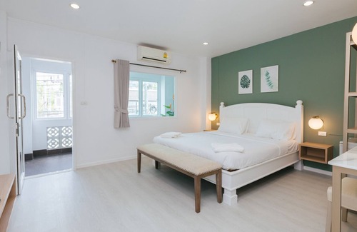 Old Phuket Town Hotel | Baan Sutra Guesthouse