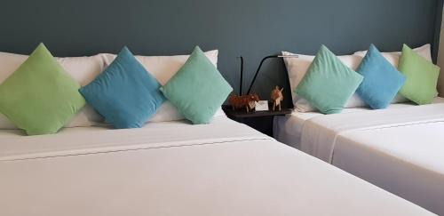 Bangkok Yai Hotel | Baan Wangderm Hotel