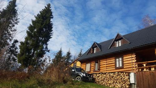 Nowy Targ Villa | Bacówka w sercu gór - dom z bali w Gorcach