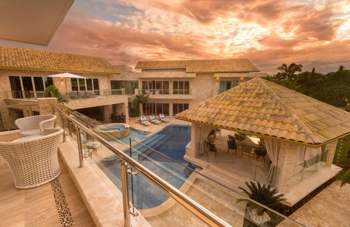 Bavaro Villa | Bachelor Mansion Punta Cana - 24 GUEST - Luxury 9BR Villa Coral GATED Community